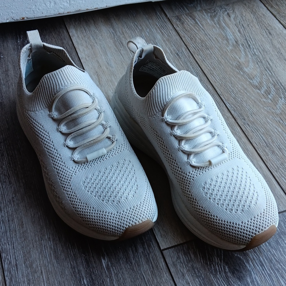 Shoes - Picture 2 of 5